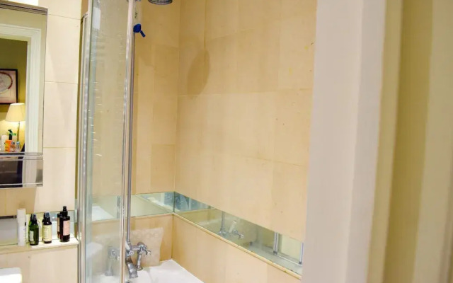 Chelsea 3 Bedroom House With Patio