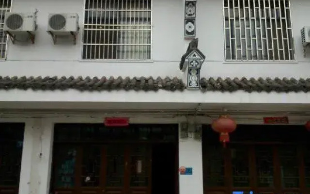 Rose Garden Hotel