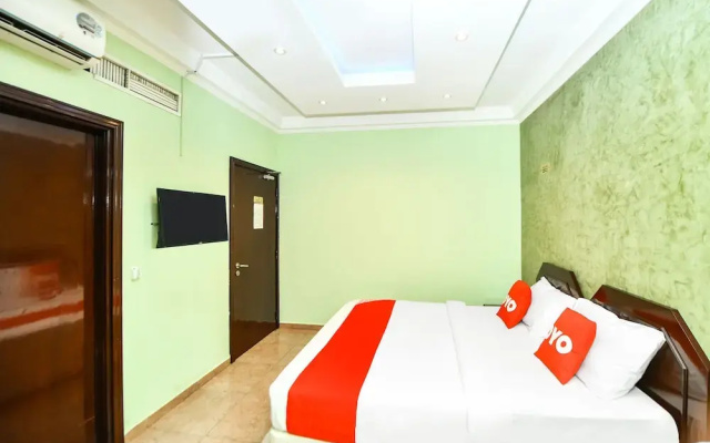 OYO 137 Marina Hotel