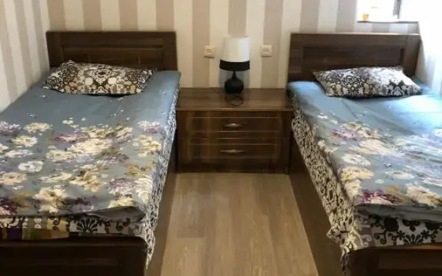 Travel Inn House Mestia • მოგზაურის სახლი