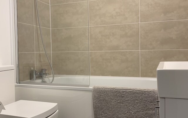 Top Floor - Serviced Apartments