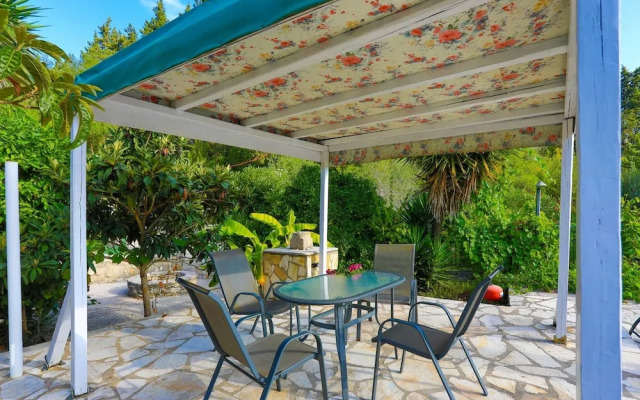 Villa Sevi in Loggos
