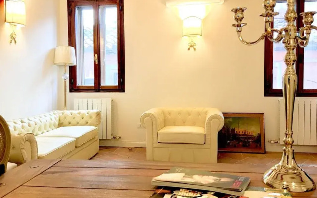Michelle in Venice - Charming Houses