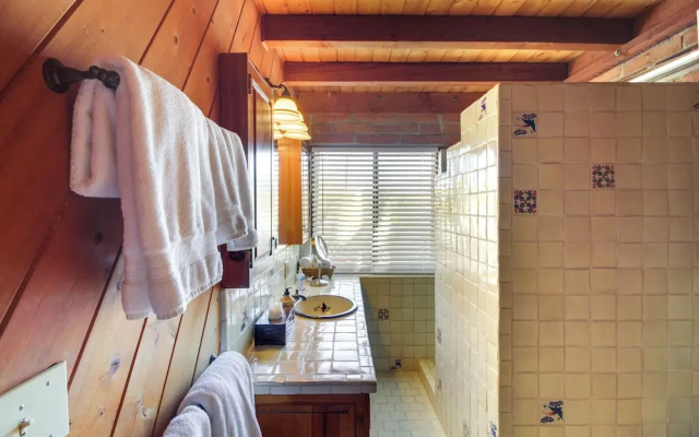 Eclectic Tucson Home 2 Mi to Saguaro National Park