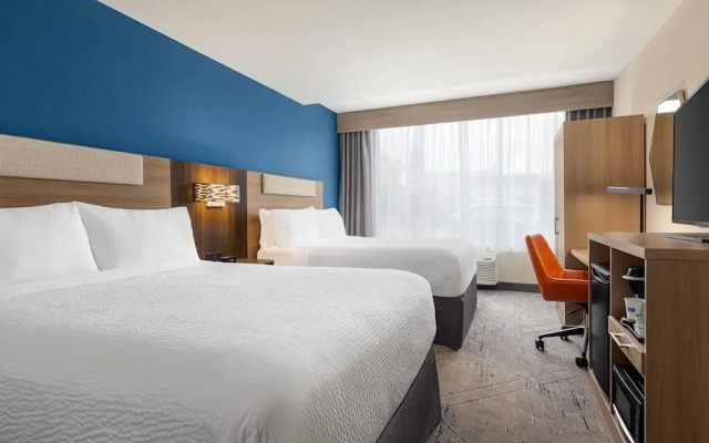 Holiday Inn Express & Suites Evansville Downtown