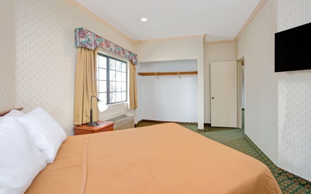 Travelodge by Wyndham Lynwood