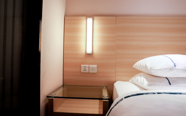 CC INN Guangzhou RenHe Station