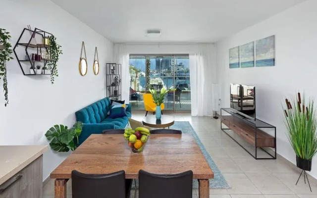 Laguna Water Front Sweet 1