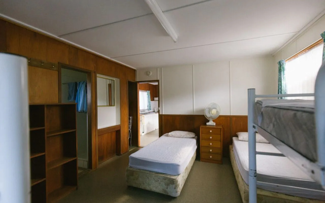 Wonboyn Cabins & Caravan Park