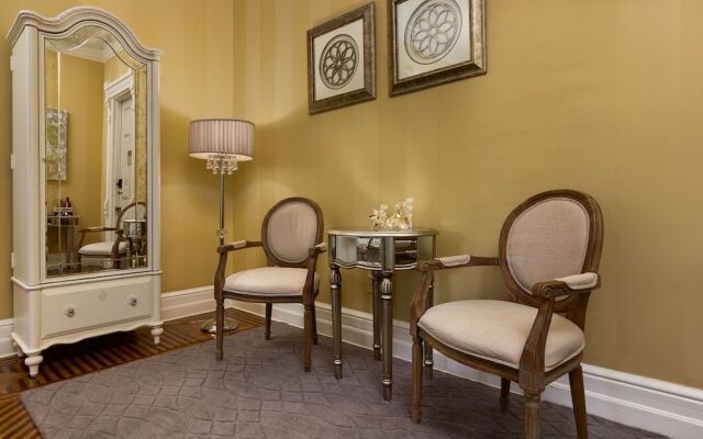 Reynolds Mansion B&B