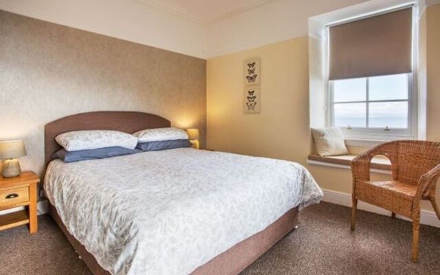 Corrie Hotel