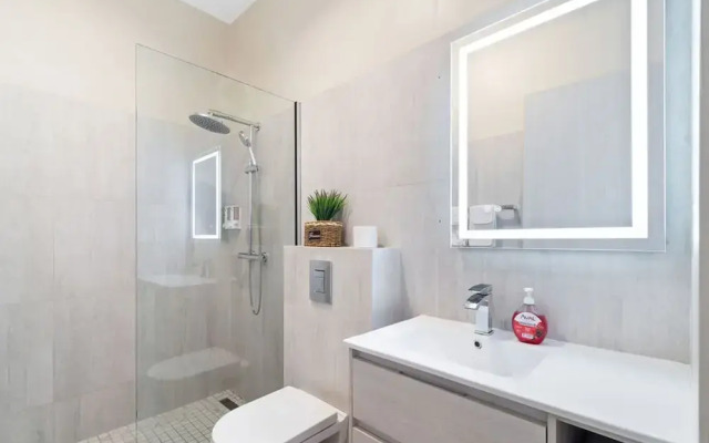 High-end Villa Walk to Beach Pool Ocean View