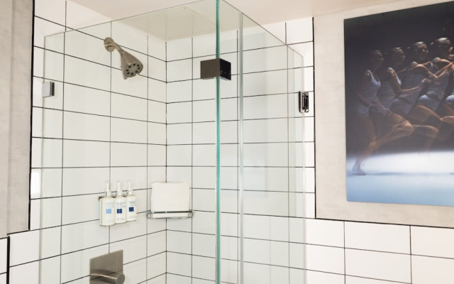 Roomza Times Square at Pestana CR7