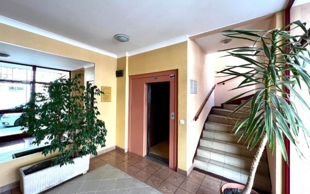 Bnb Renting 1 bb apt of 40m with superb terrace of 13m air conditioning