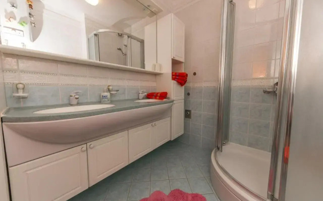 Apartment Arbanija 14825b