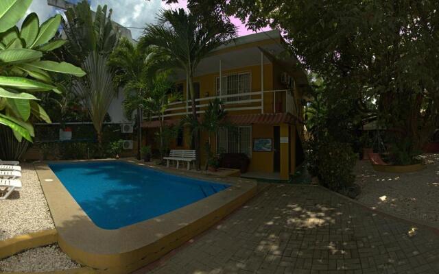 Lauras House