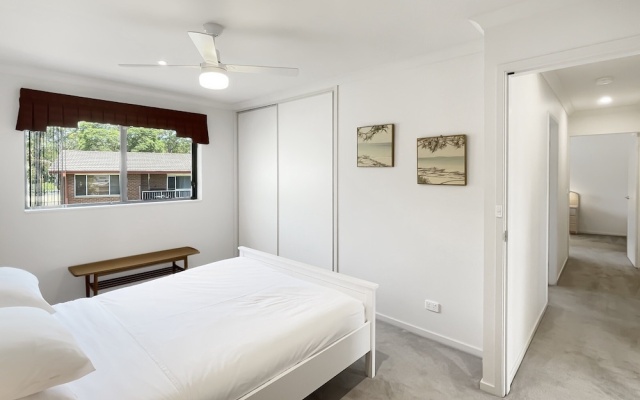 Beachside 3-bed Apartment With Garage Parking