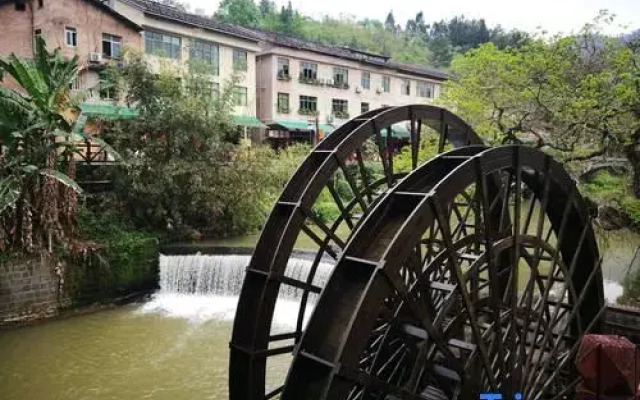Longyan Yongding Tulou Mengtian Inn