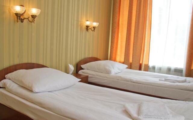 Holiday Hotel