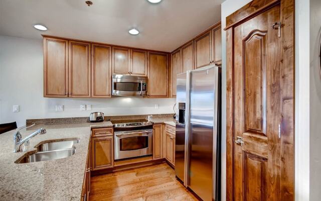 1 Bedroom Ski in, Ski Out Mountain Vacation Rental Just Steps from the Snowflake Ski Lift