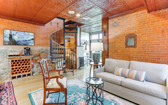 Downtown Essex Apartment - Steps to River!