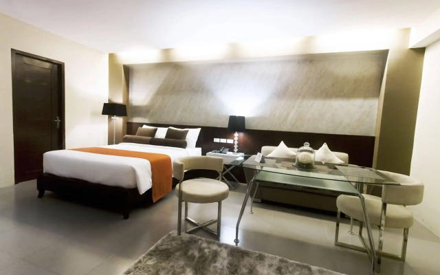 Grace Crown Hotel