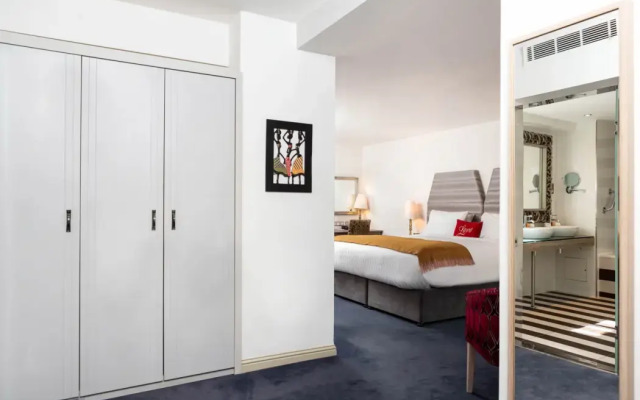 The House Hotel
