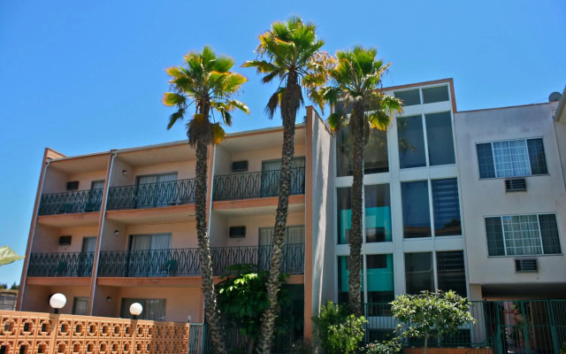 Royal Century Hotel