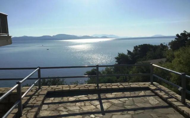 Seaside maisonette in Kiveri, near Nafplion.