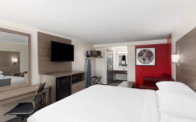 Ramada by Wyndham Medford Airport North