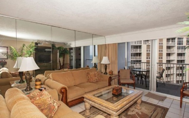 Shoreline Towers Resort by Panhandle Getaways