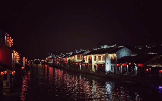 ZuoYouKe Theme Hotel