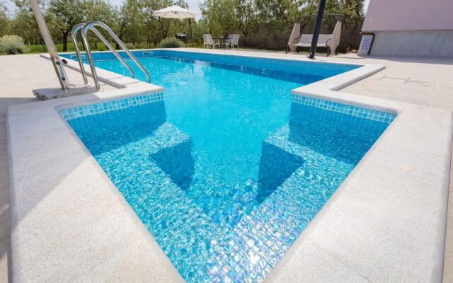 Berto - With Pool - H