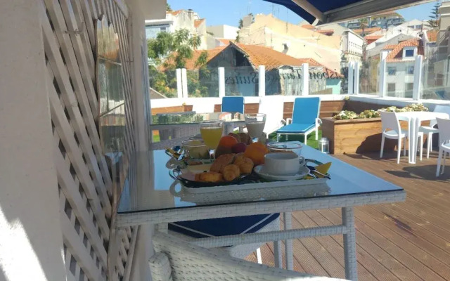 Lisbon Terrace Suites Apartment for Large Groups with Amazing Terrace