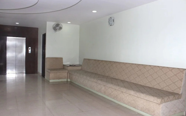 Kallarackal Residency by OYO Rooms