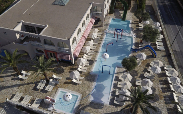 MarBella, Mar-Bella Collection Hotel