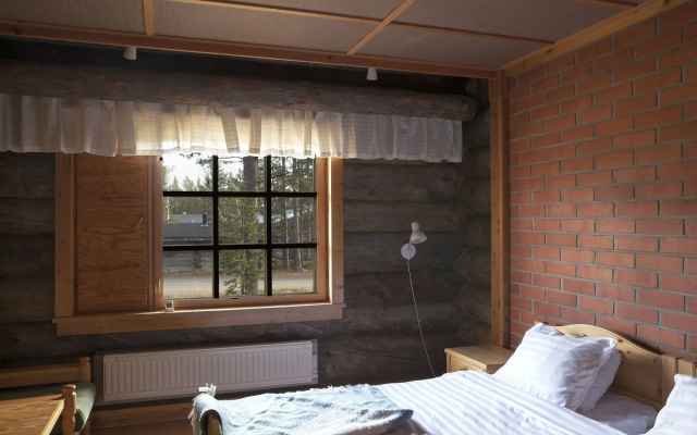 Saarikejo Log Chalet