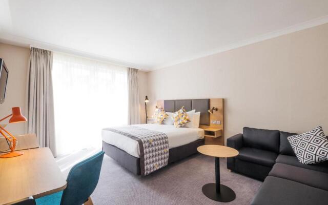 Holiday Inn Farnborough by IHG