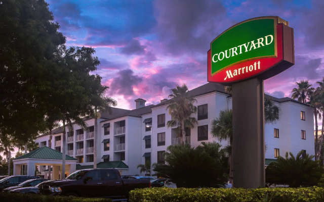 Courtyard by Marriott - Naples