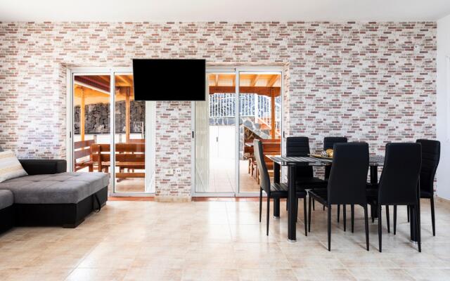 Home2Book Metro Tenerife, Private Pool & BBQ