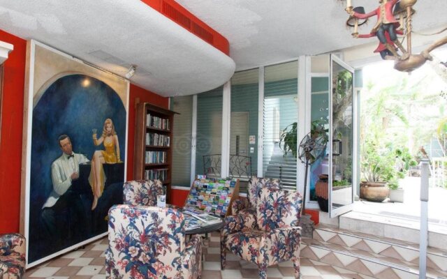 Manhattan Tower Apartment Hotel
