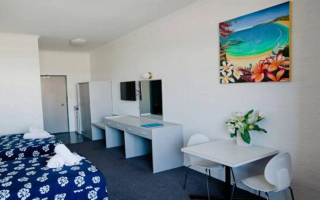 Seabreeze Beach Hotel