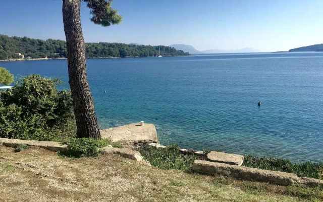 Apartments Lumbarda Bay