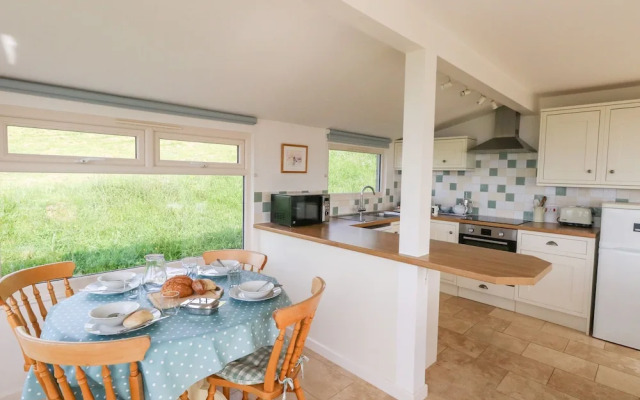 Siesta Chalet, BRIDPORT