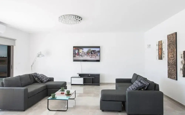 Villa Sienna AQ Ga98