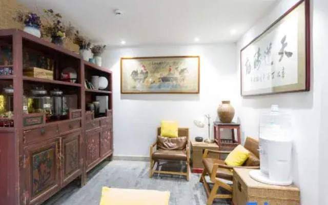 Youjian Xiaoyuan Hot Spring Hostel