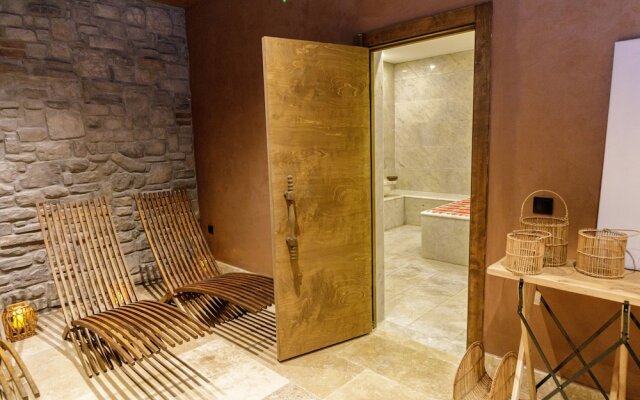 The Remote Hotel