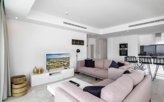 AL-1514 - 3 bedrooms Apartment