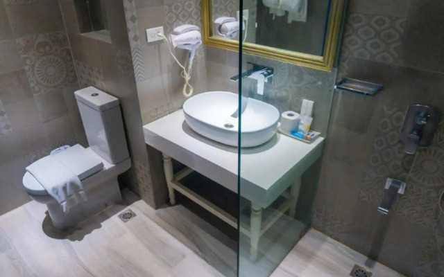 Camp Netanya Resort & Spa