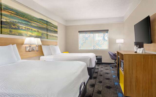 Days Inn by Wyndham Kansas City International Airport